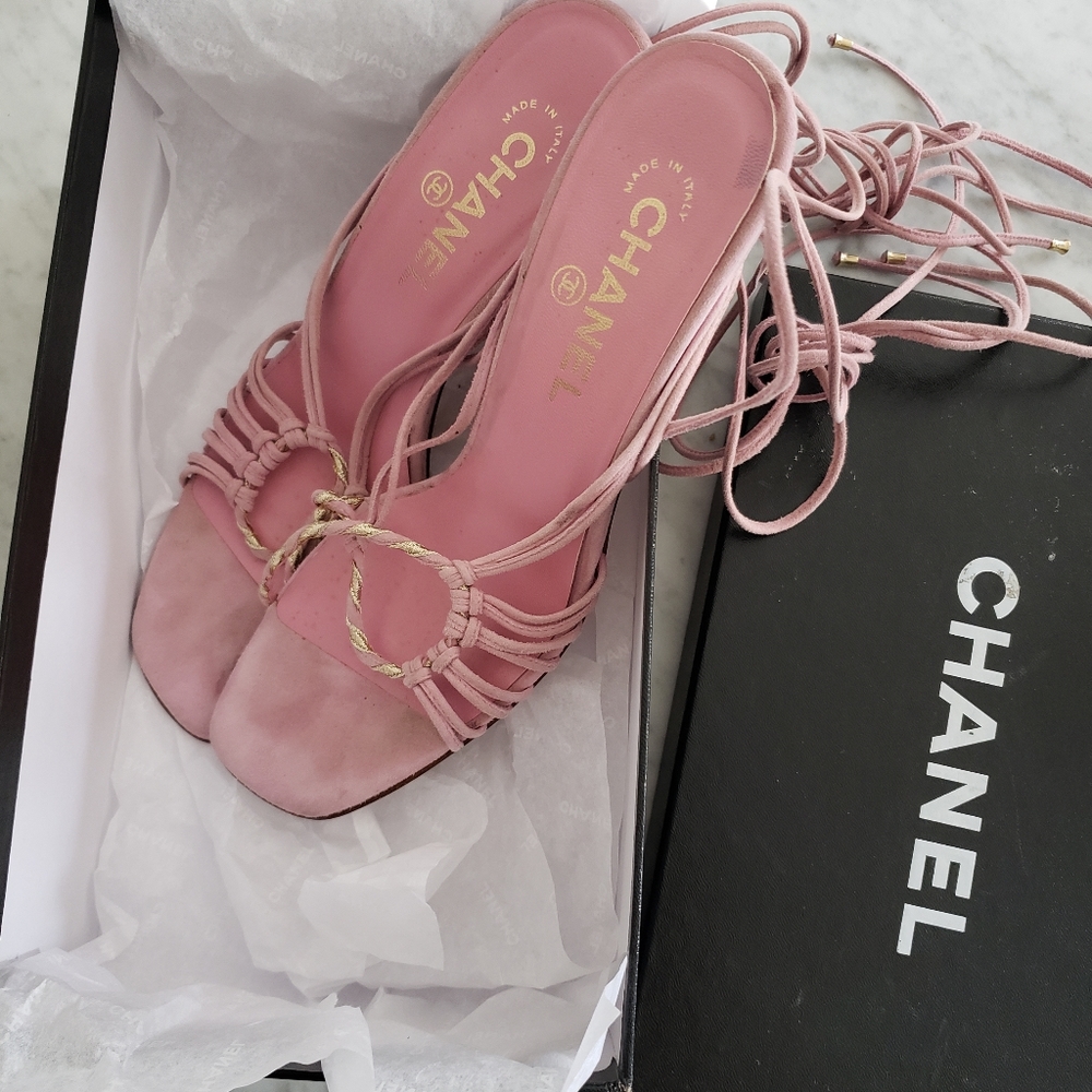 Beautiful Rare Vintage Chanel Pink Gold wrap up midi heels sandals🌸🌸🌸
